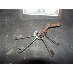 PIRATES OF THE CARIBBEAN DEAD MEN TELL NO TALES SCREEN USED KEYS