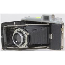 VINTAGE KODAK TOURIST CAMERA