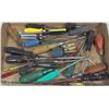 Image 1 : TRAY OF ASSORTED SCREW DRIVERS