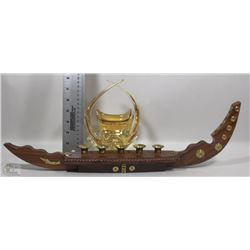 SMALL ART GLASS AMBER BOWL AND WOOD & BRASS