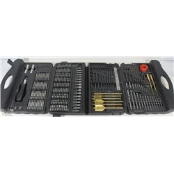 NEW BLACK & DECKER DRILL & SCREWDRIVER BIT SET