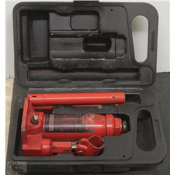 MOTOMASTER 2 TON HYDRAULIC JACK IN CASE