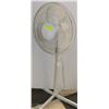 Image 1 : WHITE ADJUSTABLE FLOOR FAN