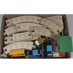 VINTAGE THOMAS THE WOODEN TRAIN SET 10 TRACKS