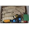 Image 1 : VINTAGE THOMAS THE WOODEN TRAIN SET 10 TRACKS
