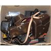 Image 1 : BOX OF VINTAGE CAMERA EQUIPMENT AND CAMERA BAGS