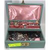 Image 1 : GREEN JEWELRY BOX FULL OF VINTAGE AND FASHION