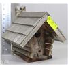 Image 1 : WOODEN BIRD HOUSE