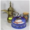Image 1 : FLAT WITH BRASS #'D BEST QUALITY POT WITH ORNATE