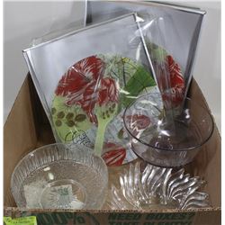 2 NEW GLASS CAKE PLATES WITH MATCHING SERVERS IN