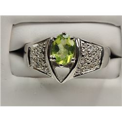 #32-STERLING SILVER PERIDOT RING SIZE 7