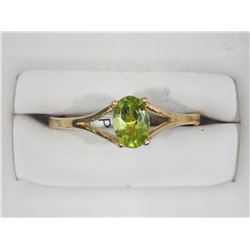 #40-10K YELLOW GOLD PERIDOT RING SIZE 6