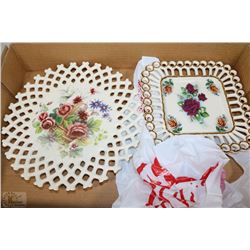 PAIR OF CERAMIC ROSES WALL DECOR W/GOLD TRIM