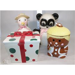BOX OF VINTAGE AND ANTIQUE COLLECTIBLE COOKIE JARS