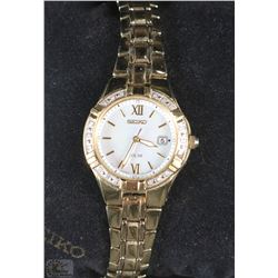 #16)WOMENS SEIKO  WATCH GOLD WITH PEARL FACE