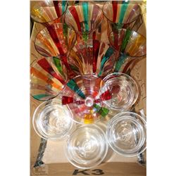 LOT WITH 8 ART GLASS WINE GOBLETS+4 ICED SHRIMP