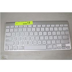 APPLE BLUETOOTH KEYBOARD