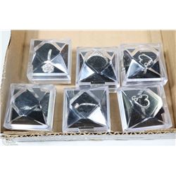 LOT OF 6 WOMENS FASHION RINGS