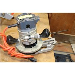 BLACK AND DECKER ROUTER