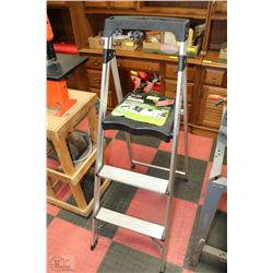 ALUMINUM 3 STEP STOOL