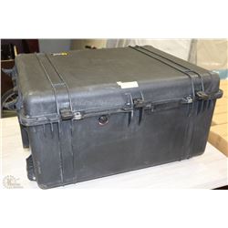 PELICAN SHIPPING CASE 1690 WITH WHEELS,TELESCOPIC