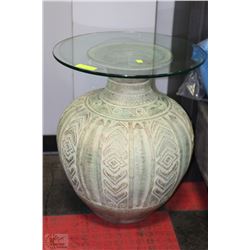 CARVED STYLE SHOWHOME VASE GLASS TOP END TABLE