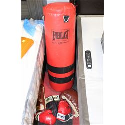EVERLAST 50LB HEAVY BAG WITH THREE PAIRS OF