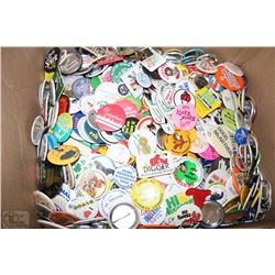 LOT OF 900+ PINBACK BADGES
