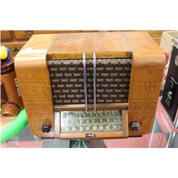 CIRCA 1940'S RCA VICTOR CBA RADIO