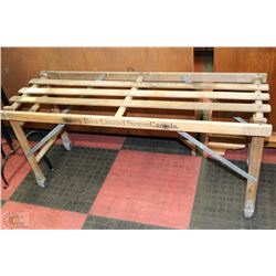 VINTAGE WASHTUB STAND