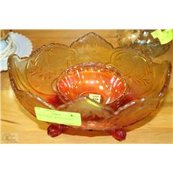 FOOTED BOWL WITH 3 NAPPIES