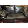 Image 2 : BRAND NEW BLACK LEATHERETTE 79" SOFA WITH 61"