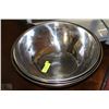 Image 1 : SET OF THREE LARGE STAINLESS STEEL MIXING BOWLS