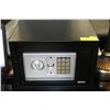 Image 1 : HOTEL STYLE SAFE WITH LOCKING KEY AND DIGITAL KEY