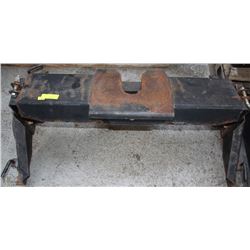 DSP FIFTH WHEEL HITCH