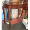 Image 1 : FRENCH PROVINCIAL STYLE END/LAMP TABLE