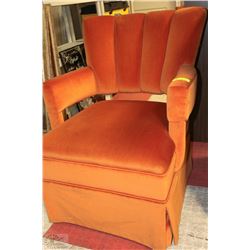 VINTAGE ORANGE ARMCHAIR