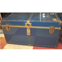 VINTAGE TRUNK 30"L X 16.5"D X 11"H