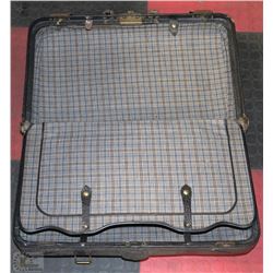 VINTAGE SUITCASE