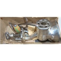 LOT OF VINTAGE ITEMS; MEAT GRINDER, MANUAL RAZOR