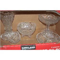 LOT OF CRYSTAL INCL. CANDYBOWL,VASE,HEART-SHAPED