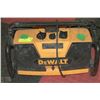 Image 1 : DEWALT JOBSITE RADIO