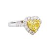 Image 1 : 18KT White Gold 2.21ctw Fancy Yellow Diamond Ring