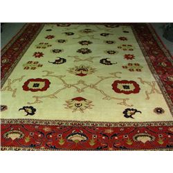HAND KNOTTED SAROUK AREA RUG