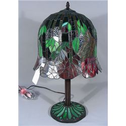 WISTERIA STYLE LEADED GLASS TABLE LAMP