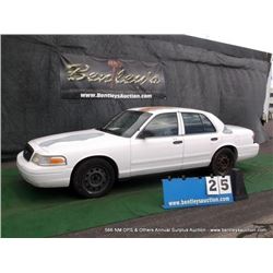 2006 FORD CROWN VICTORIA ~ 33,402 MILES TRACK CAR VIN: 2FAHP71W16X144683, SEDAN, RWD, V8, 4.6L, WHIT