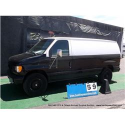1998 FORD E-350 VAN ~ 57,911 MILES VIN: 1FTSE34S3WHB97277, FULL-SIZE VAN, RWD, V10, 6.8L, BLACK & WH