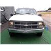 Image 3 : 1997 CHEVROLET C/K 3500 PICKUP 4WD ~ 122,015 MILES VIN: 1GCHK39J4VF043979, UTILITY BED, HITCH, 4WD, 