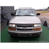 Image 3 : 2002 CHEVROLET BLAZER 4WD ~ 129,485 MILES VIN: 1GNDT13W62K205366, SUV, 4WD, V6, 4.3L, TAN, WINDSHIEL
