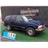 Image 4 : 1998 CHEVROLET BLAZER 4WD ~ 121,928 MILES VIN: 1GNDT13W6W2279229, SUV, 4WD, V6, 4.3L, BLUE, ROCK CHI